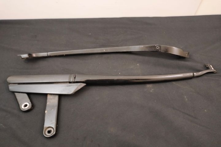 Brat stergator Porsche Cayenne 955