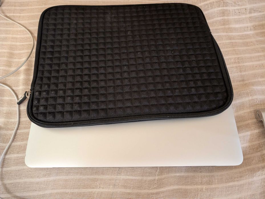 Macbook Pro 13 + accesorii