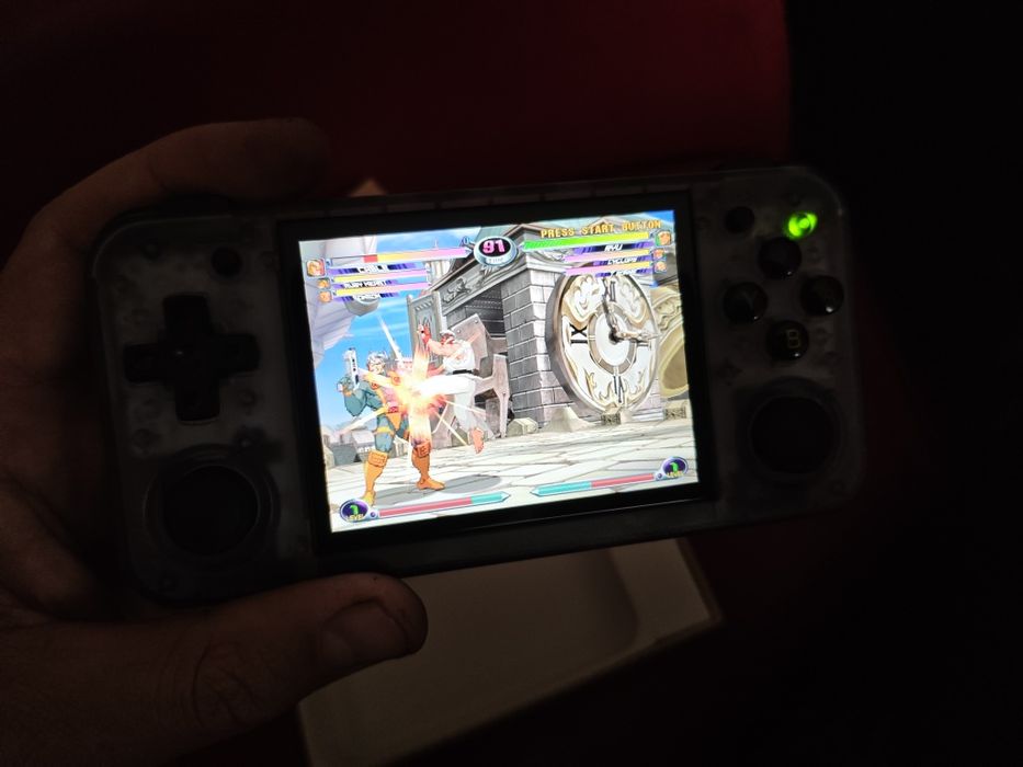 Ретро конзола игра anbernic rg35xx
Конзплата