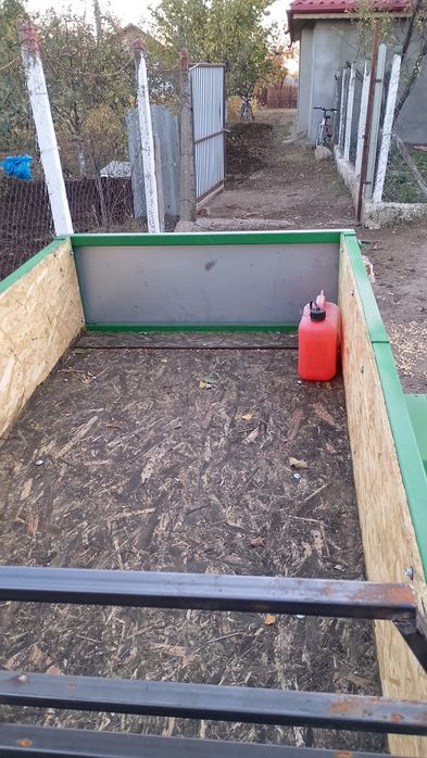 Vând motocultor cu remorcă