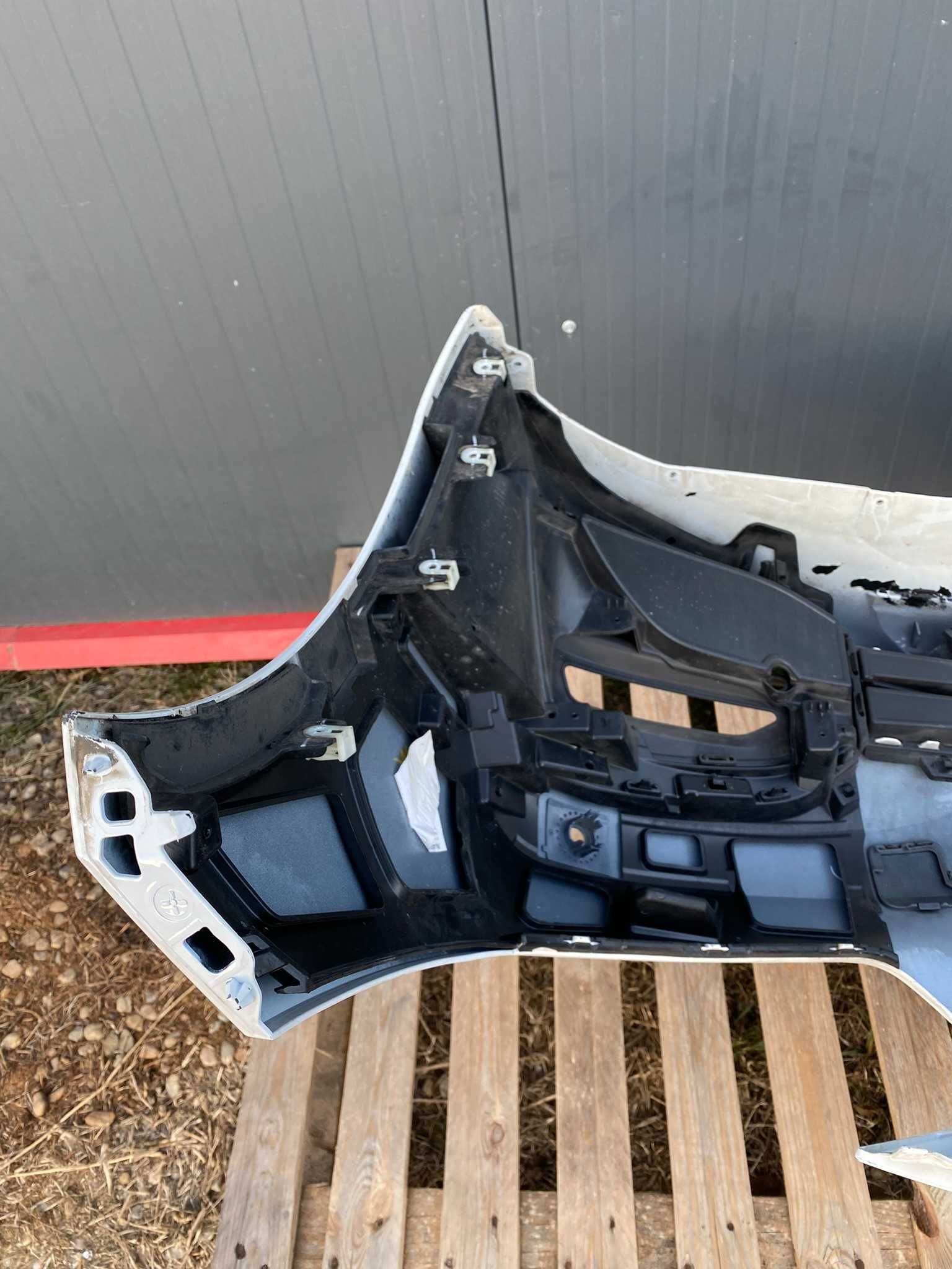 Bara fata completa, BMW F40 seria 1, stare foarte buna, original