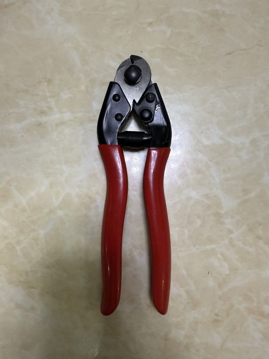 Тросорез для резки стальных проводов и троссов