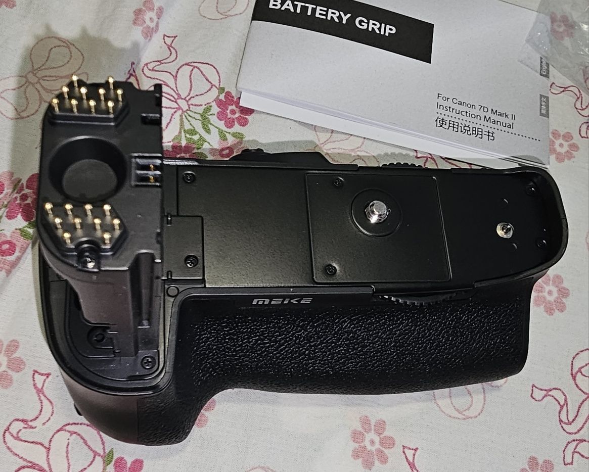 Battery Grip Meike MK-7D II pentru Canon EOS 7D Mark II