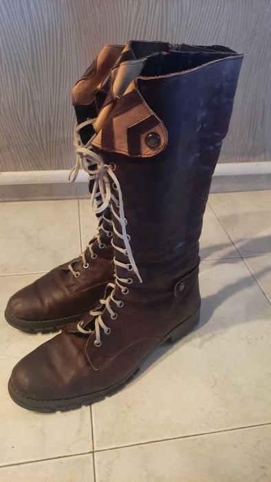 Дамски зимни ботуши с връзки