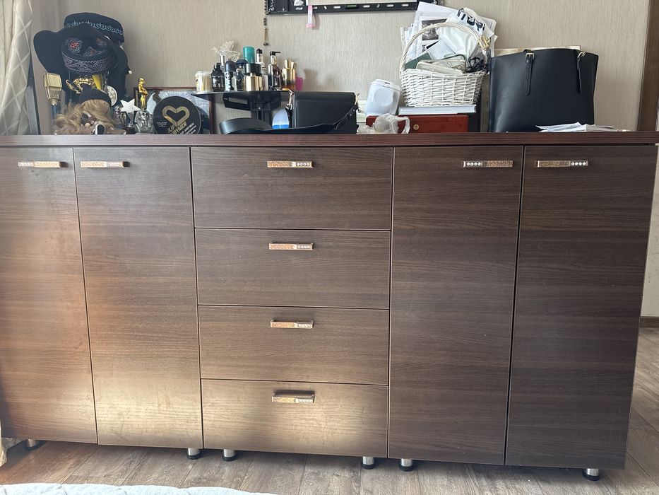 Вместительный шкаф