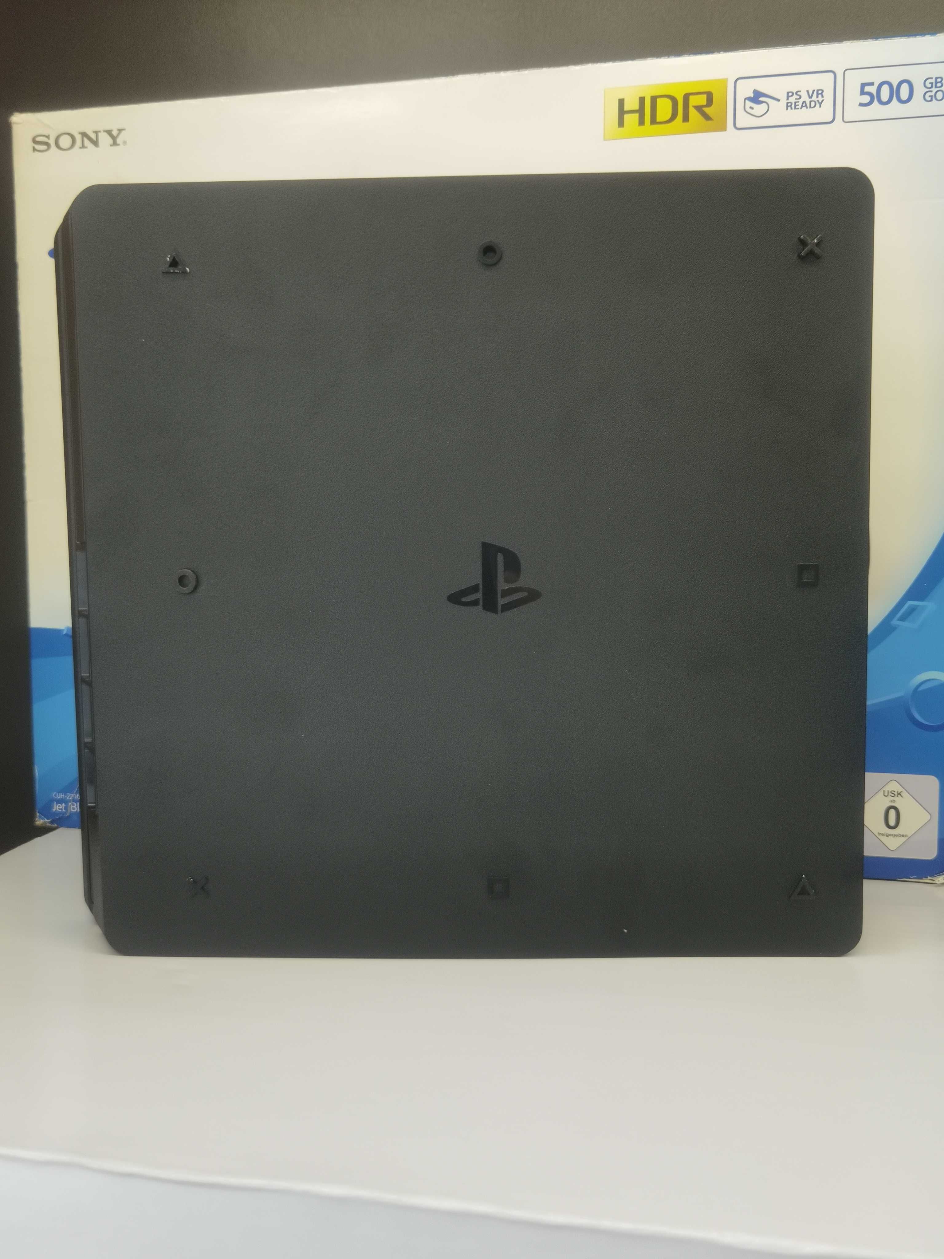 Продава Sony PlayStation 4 slim CUH2216A