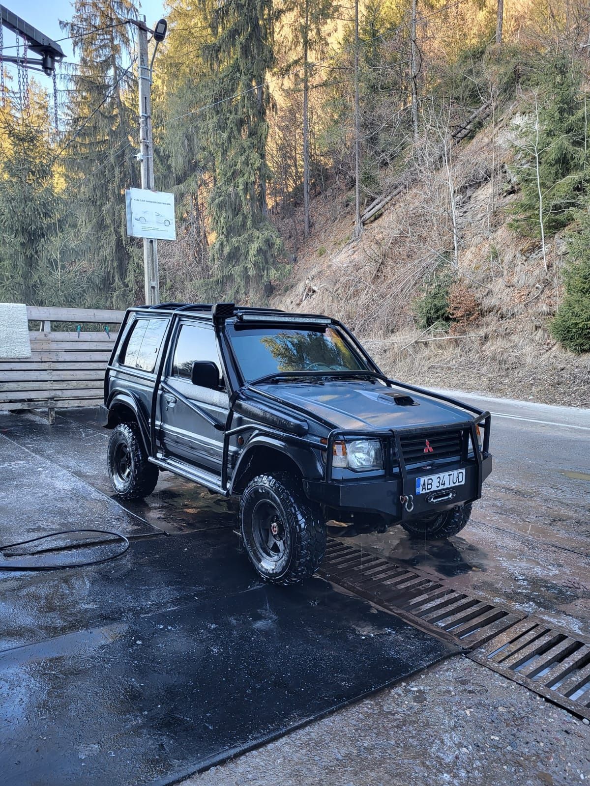 Vând Mitsubishi Pajero