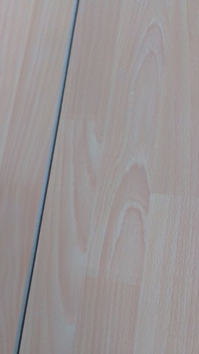 Продавам ламинат