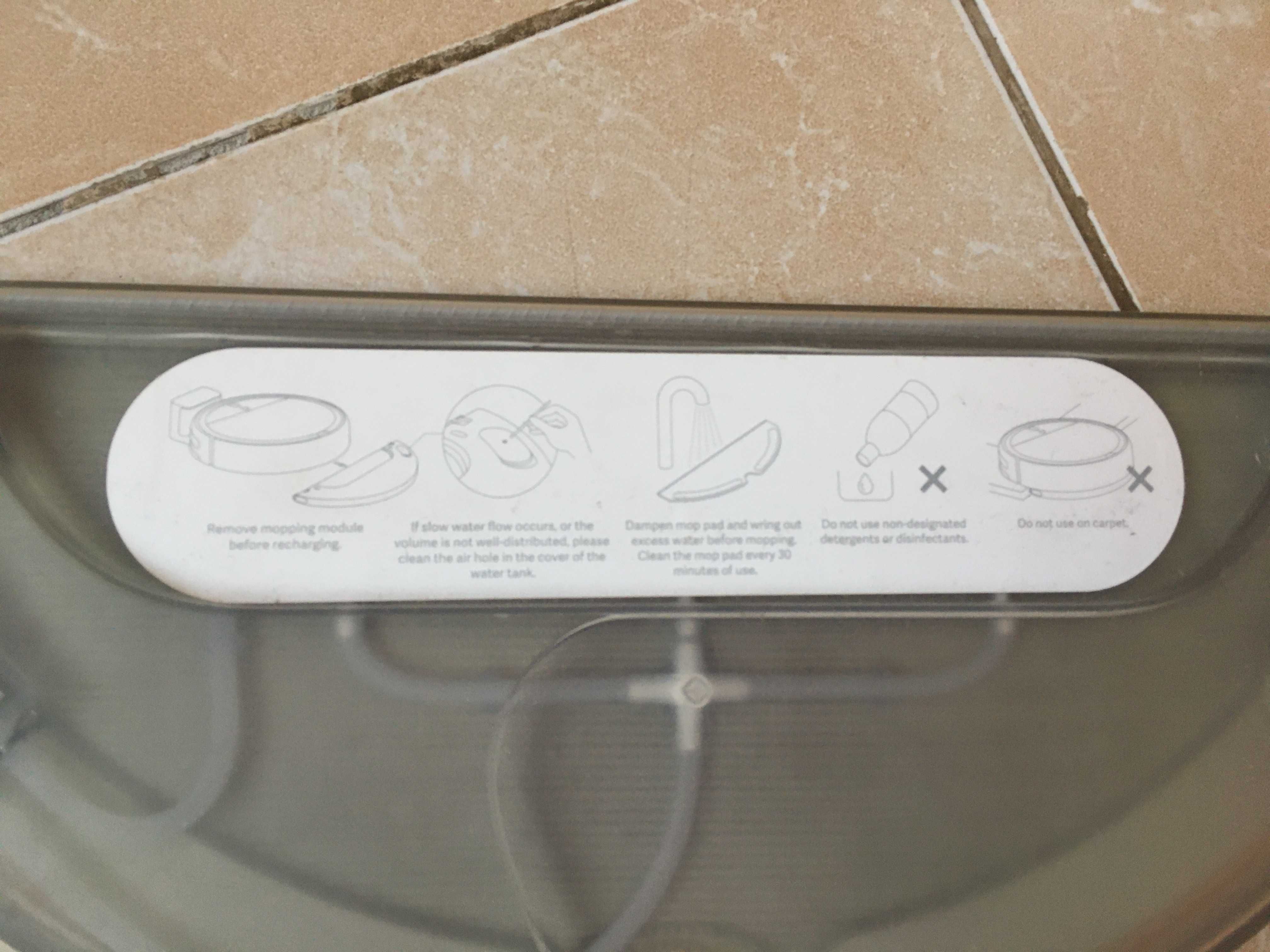 Xiaomi Mi Robot Vacuum Mop Прахосмукачка робот с резервни аксесоари