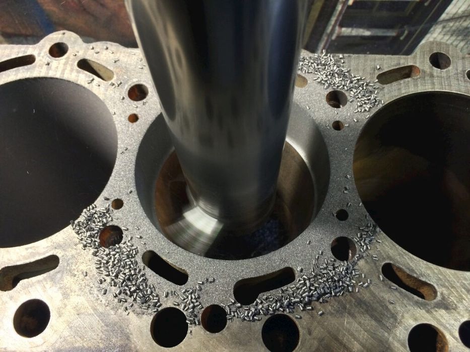 Расточка блоков хонинговка.