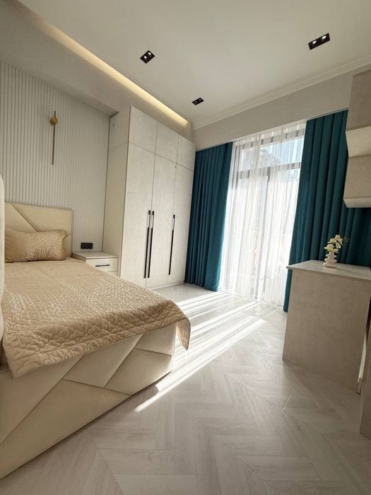 Продаю квартиру в Яшнабадском районе ЖК NEW LIFE новострой 4х комната