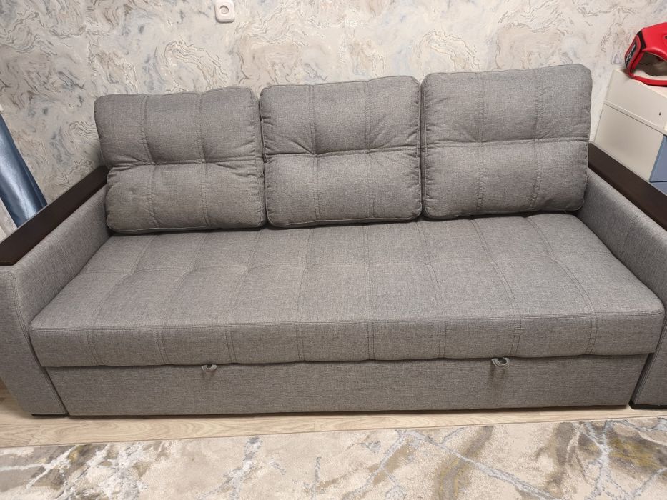 Продам диван (раскладной)
