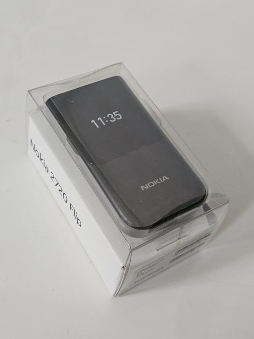 мобилен телефон Nokia 2720 Flip и слушалки Nokia Active WH-501