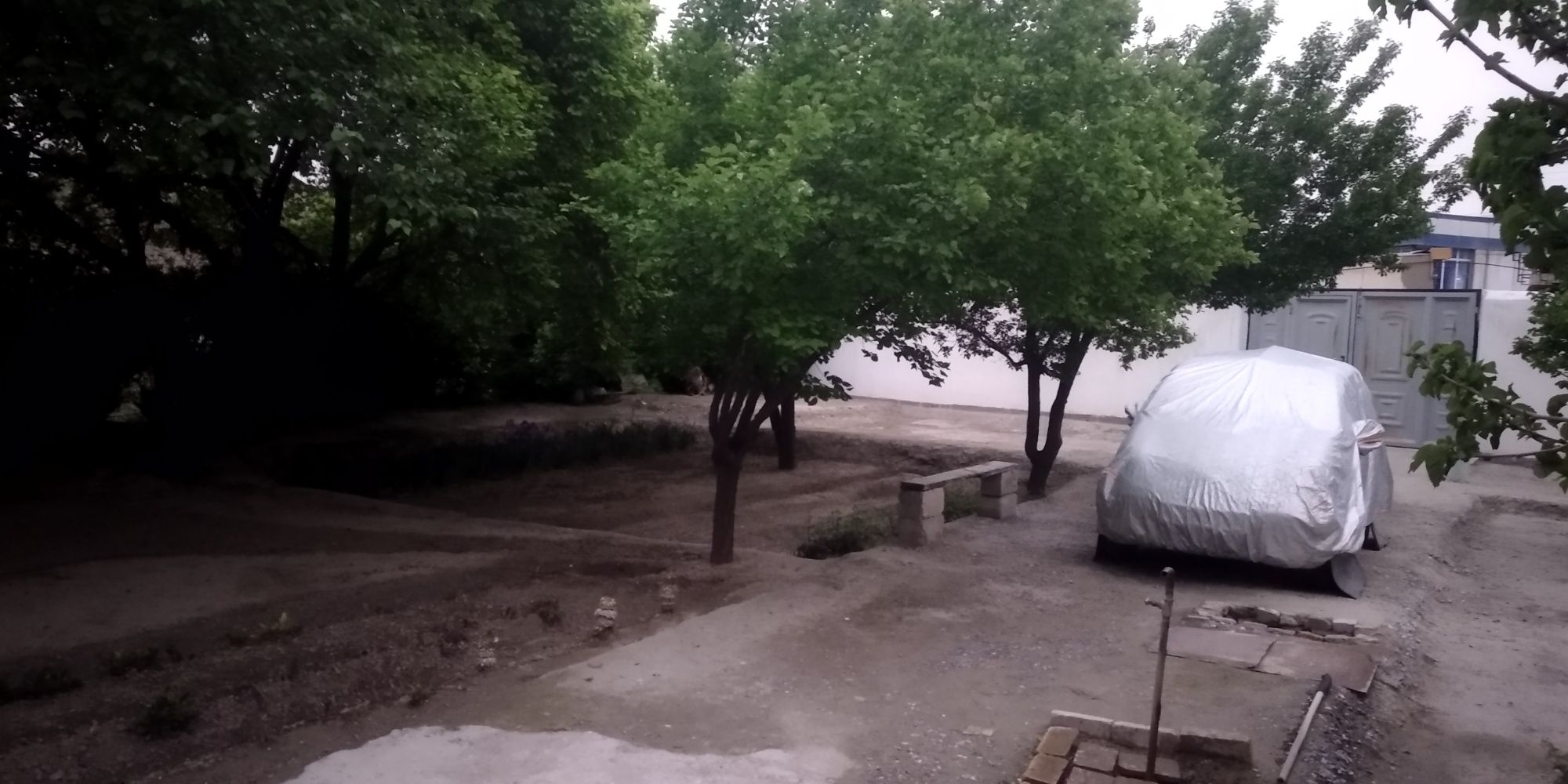 Срочна ховли сотилади