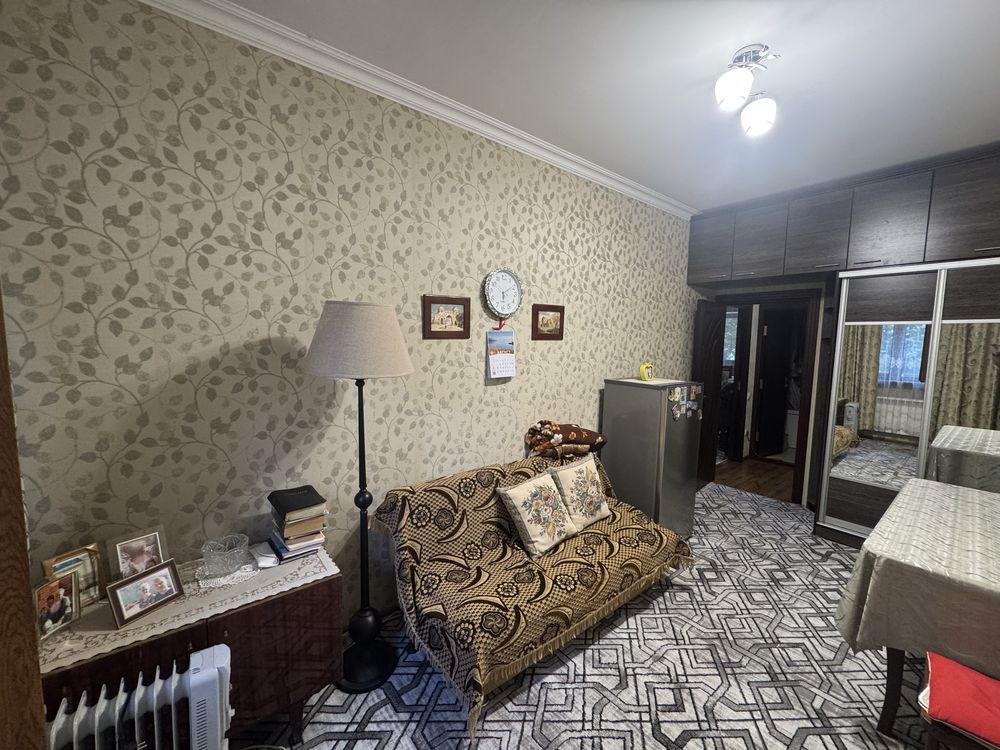 Продам 3х-ком квартиру — м-в Ялангач, 2-й этаж, 65 м²!