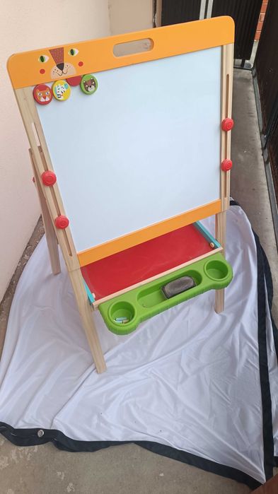 Двустранна дървена детска дъска за рисуване (бяла + черна), с поставка