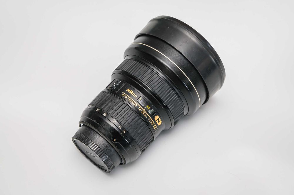 Продается объектив Nikon 14-24mm f/2.8G ED AF-S Nikkor