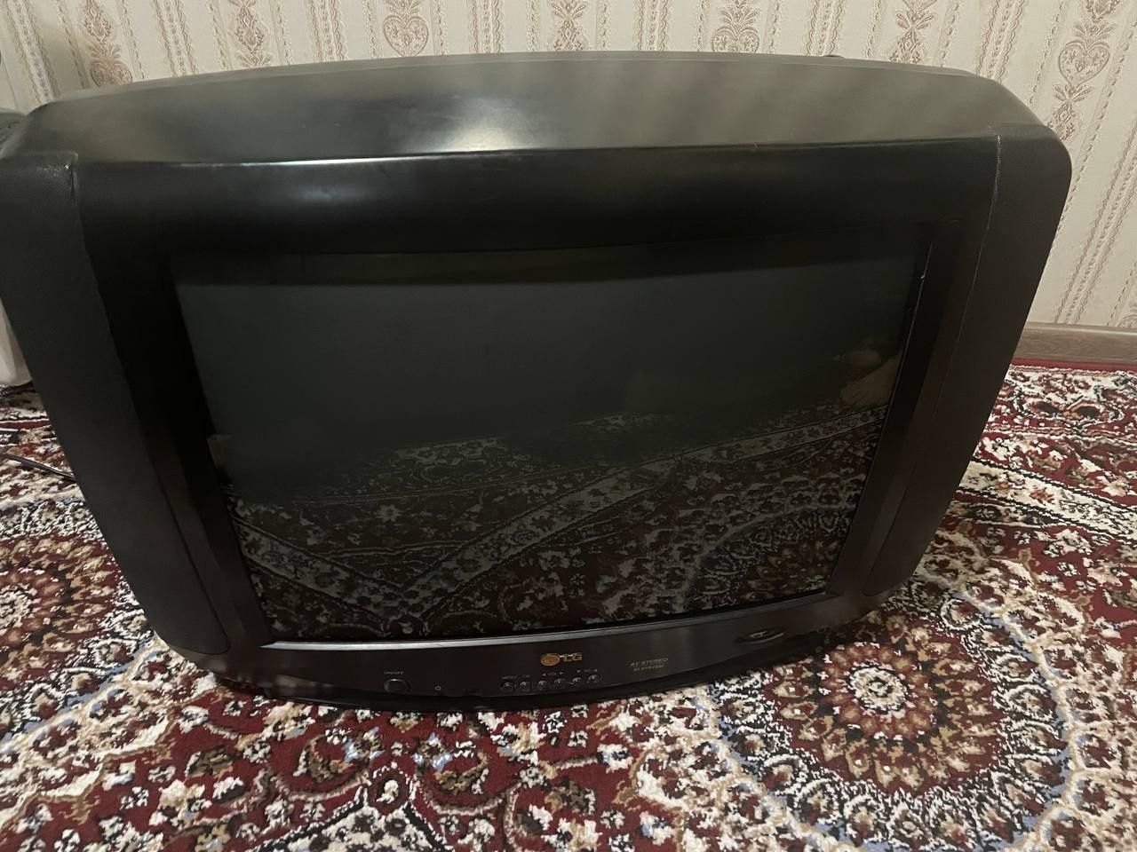Телевизор LG, требуется небольшой ремонт