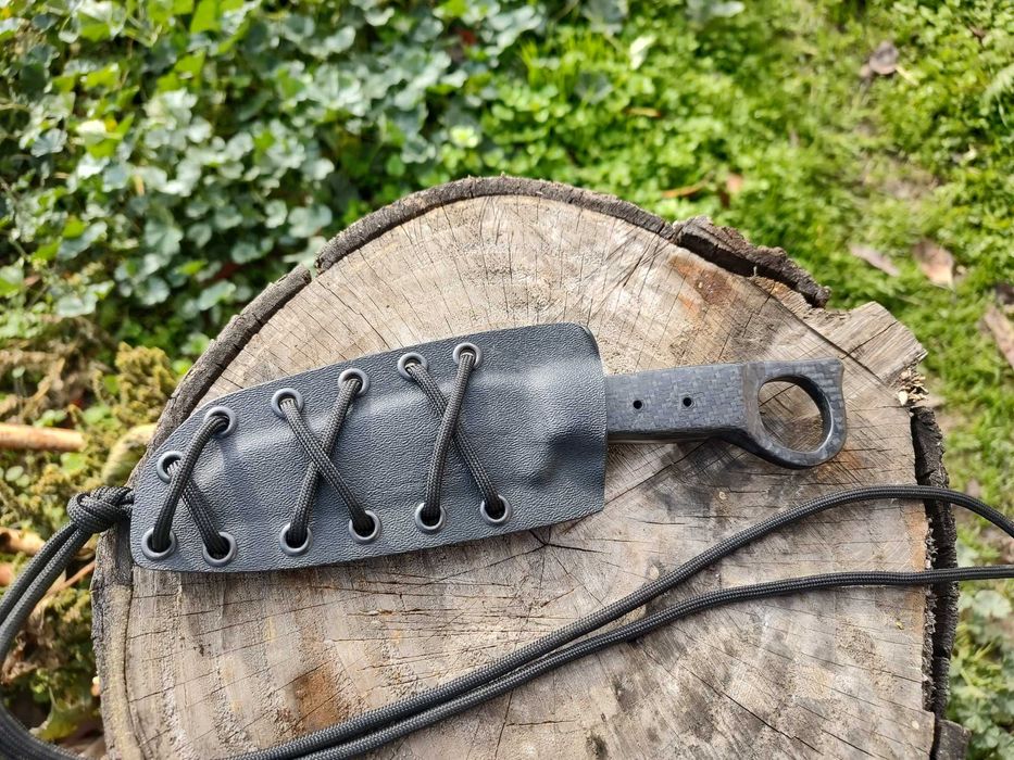 Нож от премиум стомана...