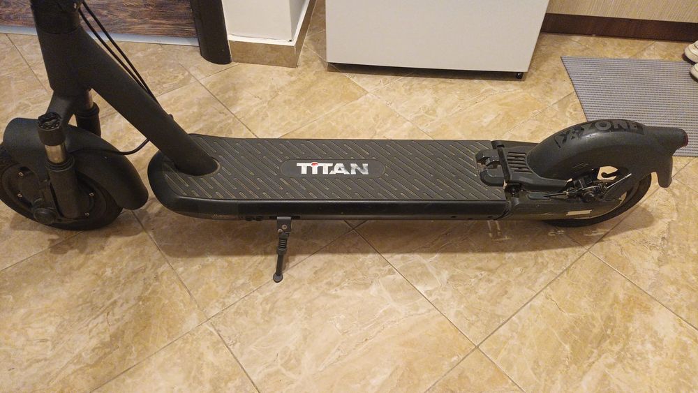 Urgent-UEGENT  vând trotineta myria Titan