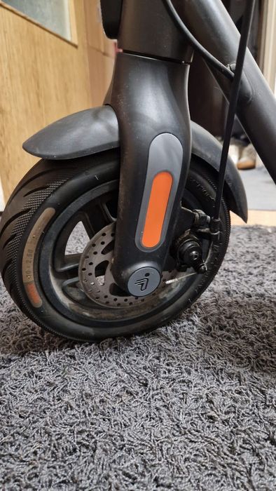 Trotineta electrica NINEBOT KickScooter F2, 10 inch, negru