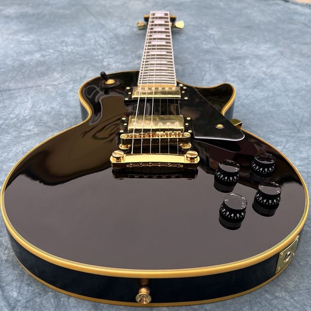 Elektr gitara yangi