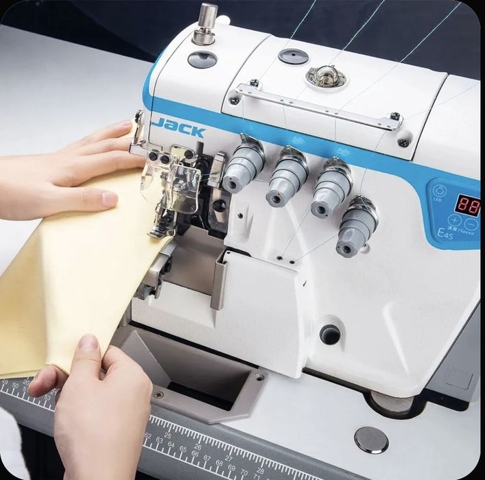 Jack E4S-5-03/233 пятиниточный оверлок