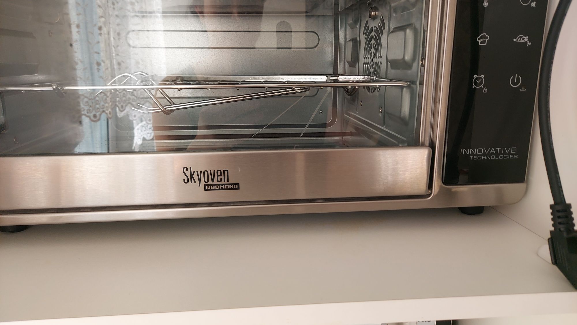 Продам электрическую духовку, совершенно новая.ни разу не пользованная