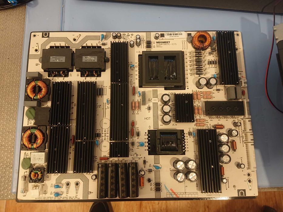 Dezmembrez Piese Schneider 75SU702K SU702K T V V750DJ1-CQ01
