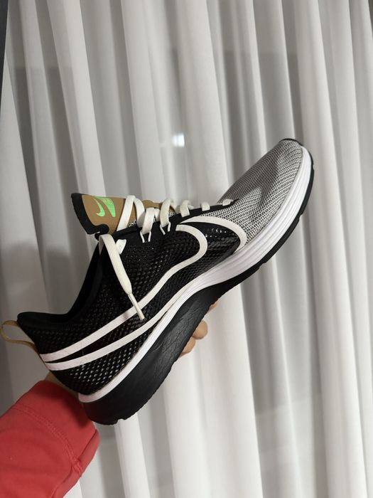 Adidasi Nike Zoom Strike 2 SE 43 - 27,5