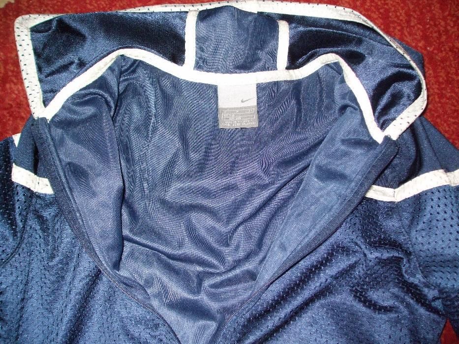 bluza sport Nike mar.6 ani