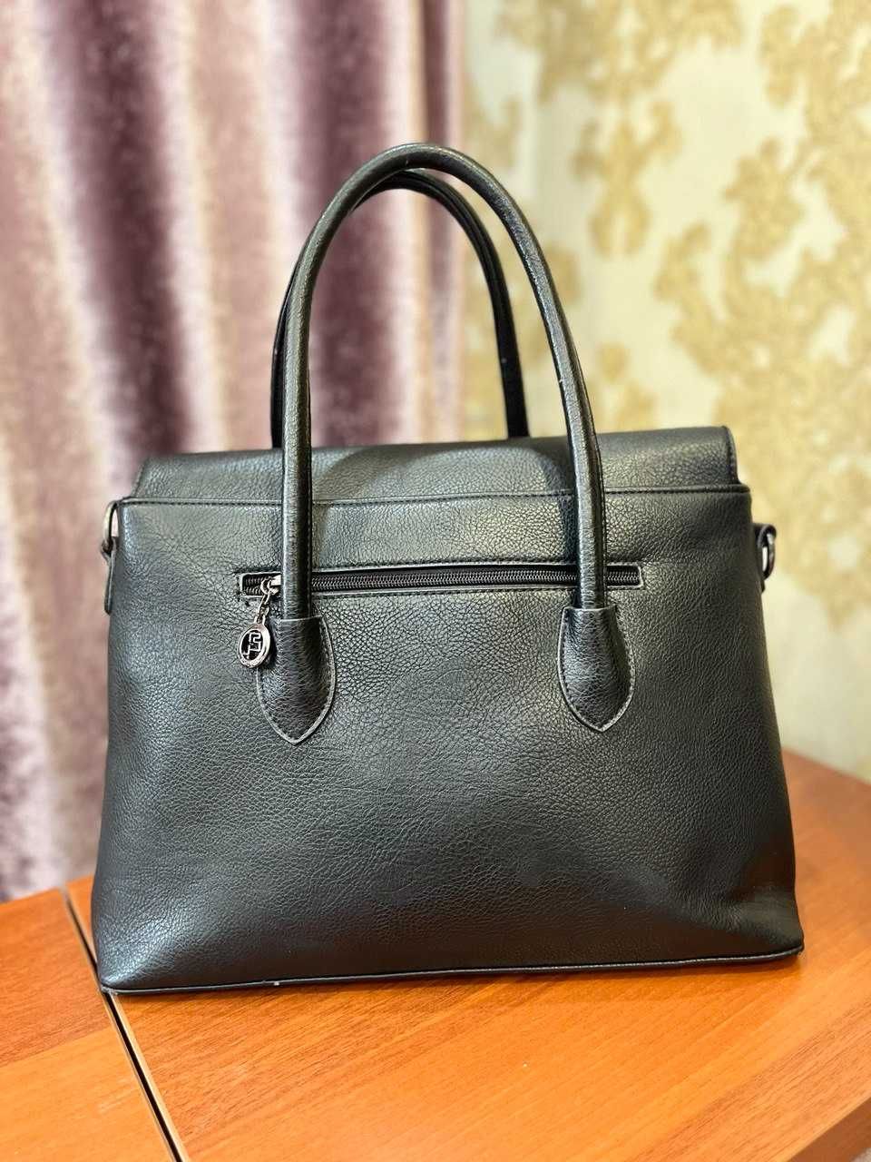 Продам женскую сумку
