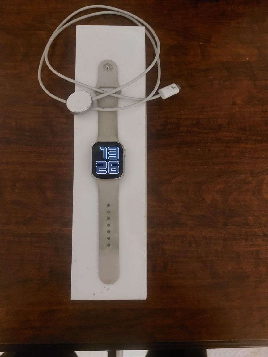 Apple watch series 8 41mm sotiladi