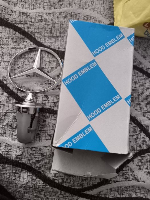 Продам значок для мерса