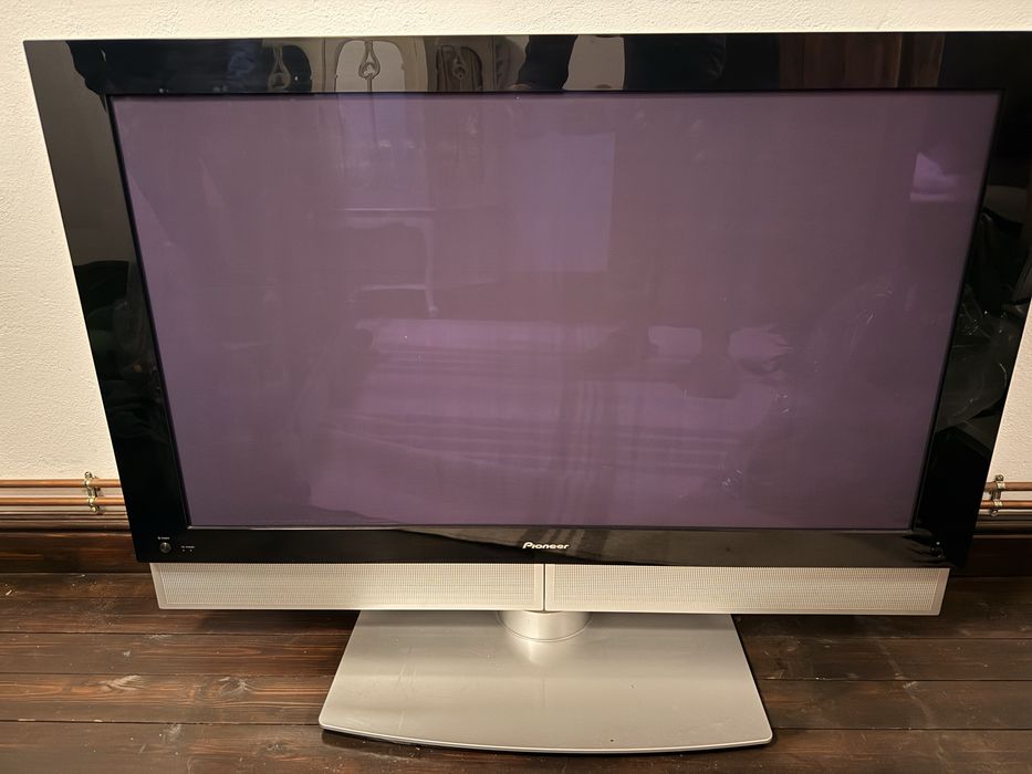 Телевизор Pioneer 43”