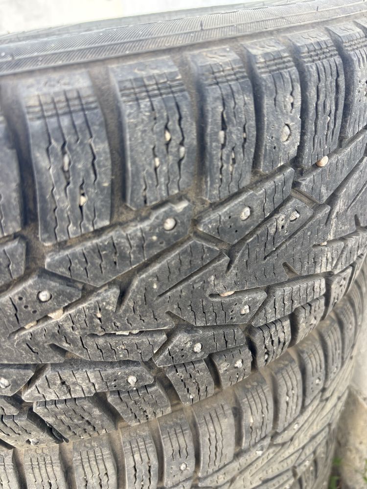 Продается шина Nokian 205/65/16