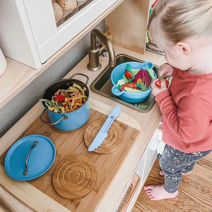 Детски готварски комплект за салата купа със зеленчуци
