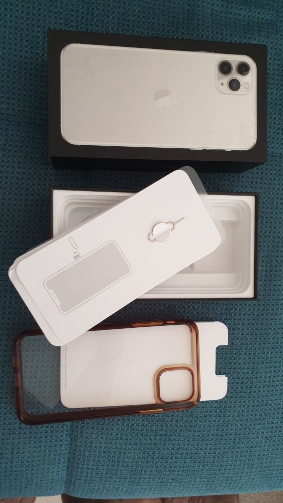 Cutie + Husa Spigen Iphone 11 Pro Max 256 GB Silver