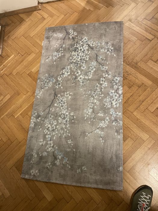 Продавам Килим малък