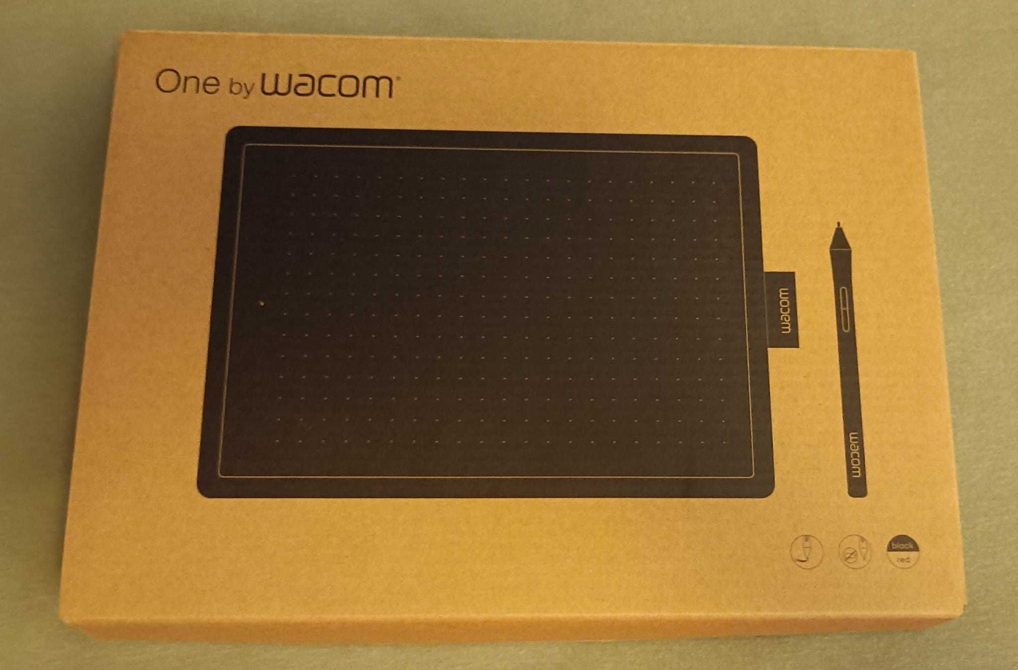 Tabletă grafică One by Wacom, medium, roșie