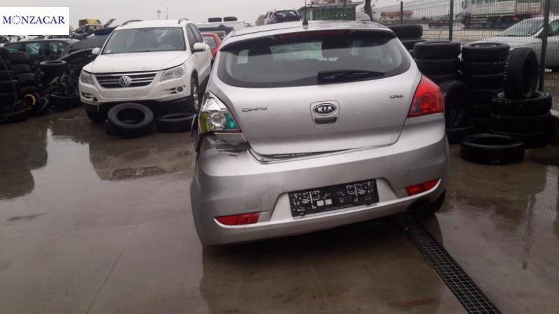 Kia Ceed на части