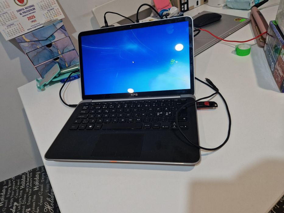 Laptop Dell 13 inch  8G Ram, Ssd - 256, -i5 ,funcțional la priza