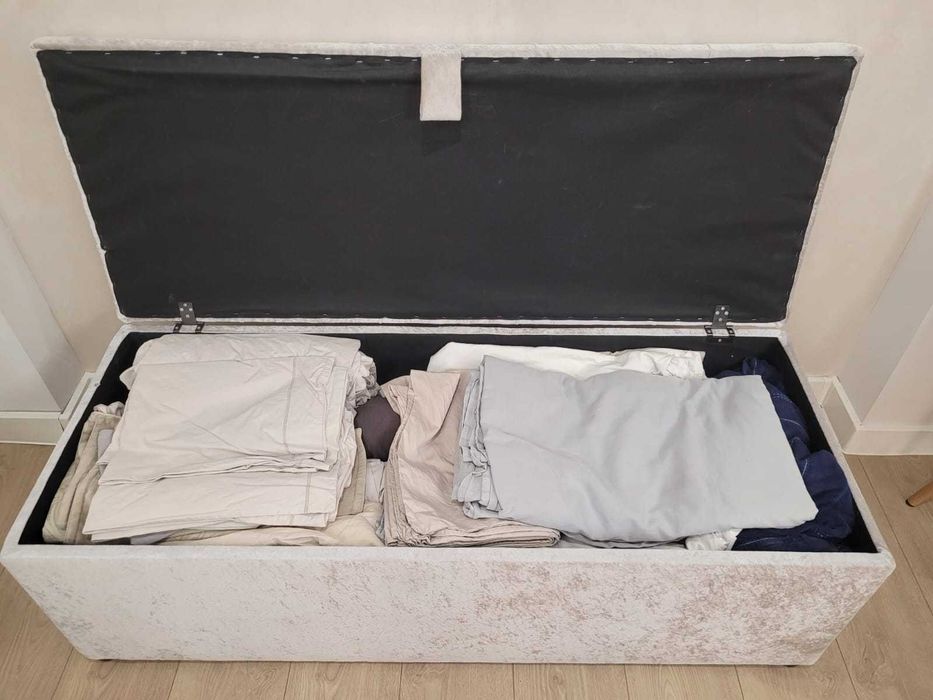 Голяма кутия за съхранение за спалня от кадифе в сивкав цвят