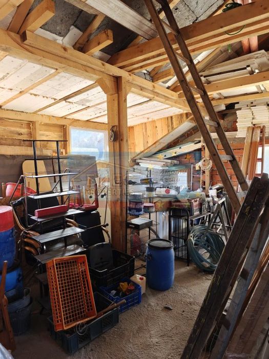 Продава се Къща в с. Углярци, Област Перник - 260 кв.м за 366 €/кв.м - Снимка #16