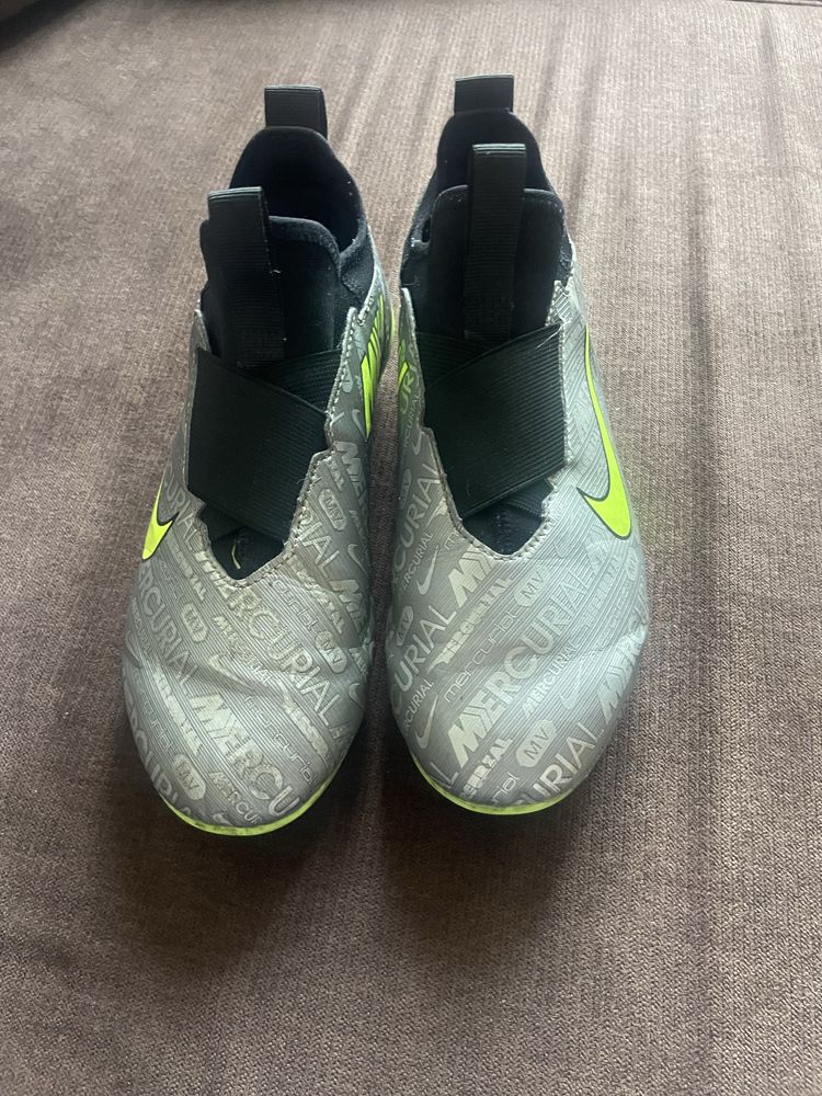 Оригинални футболни обувки Nike
