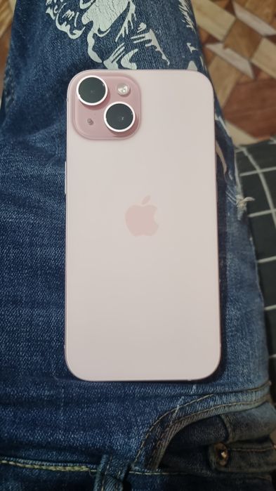 Vând iphon 15 128 gb
