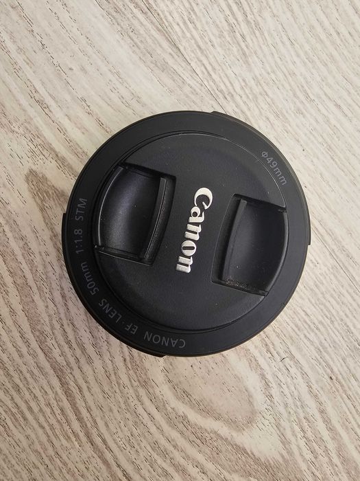 Фотоапарат Canon EOS 750D – пълен комплект с 2 обектива и аксесоари