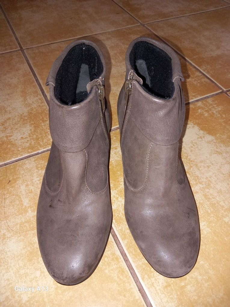 Botine din piele marca Peko, masura 36