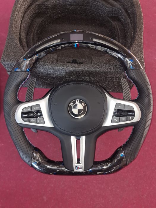 Volan BMW M Performance Carbon Forjat Cu Detalii Albastre