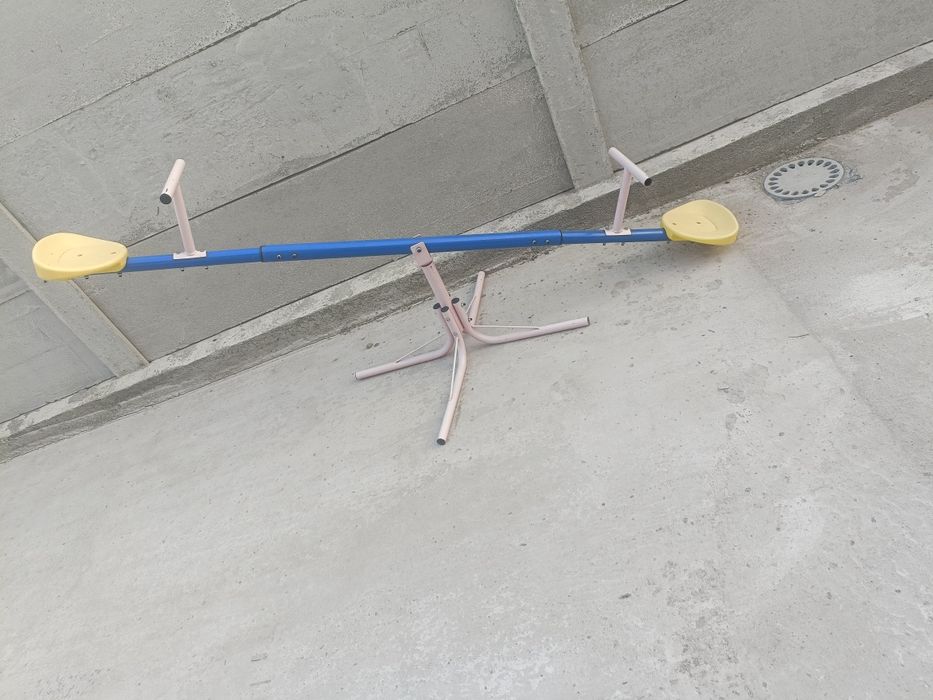 Vand balansoar metalic copii si lustra mov